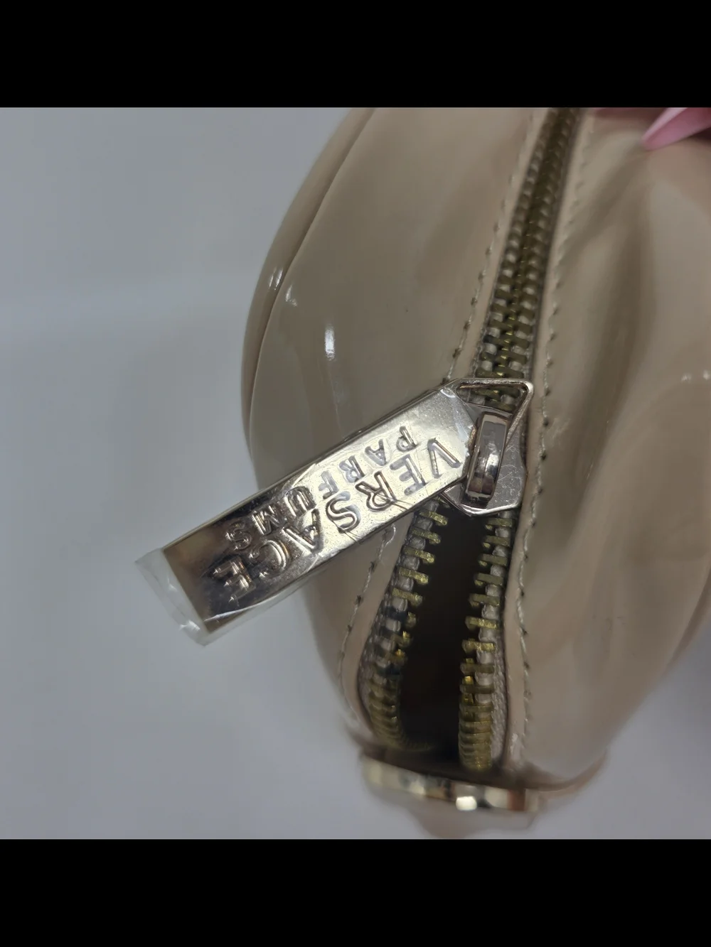 VERSACE Woven Bag Gloss Trim Makeup Cosmetic Perfume Bag Tan Gold Zip Closure